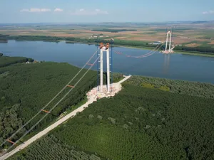 Lucrările de la „Golden Gate de Brăila”, podul suspendat de peste Dunăre, se apropie de 50%. / Foto: Cătălin Drulă, Facebook