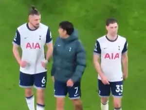 Au apărut imaginile: ce a făcut căpitanul lui Tottenham, după ce l-a văzut pe Radu Drăgușin la finalul meciului cu City