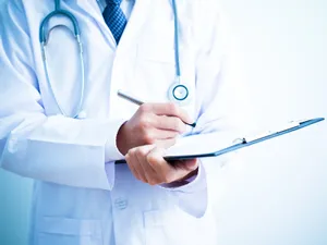 Acordarea concediilor medicale, modificată de la 1 august de CNAS. / Foto: expatica.com