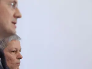 Barna refuză oferta lui Cioloș de a se retrage din competiția pentru șefia USR PLUS. Foto Inquam Photos/Octav Ganea