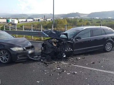 Accident cu trei răniți pe A3, în județul Cluj - Foto: ISU Cluj