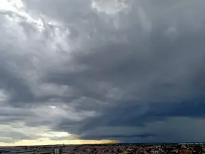 Cod roșu de vreme rea pentru un oraș din țară. Ce zone sunt vizate de meteorologi? Foto: Puterea.ro / imagine cu rol ilusrativ