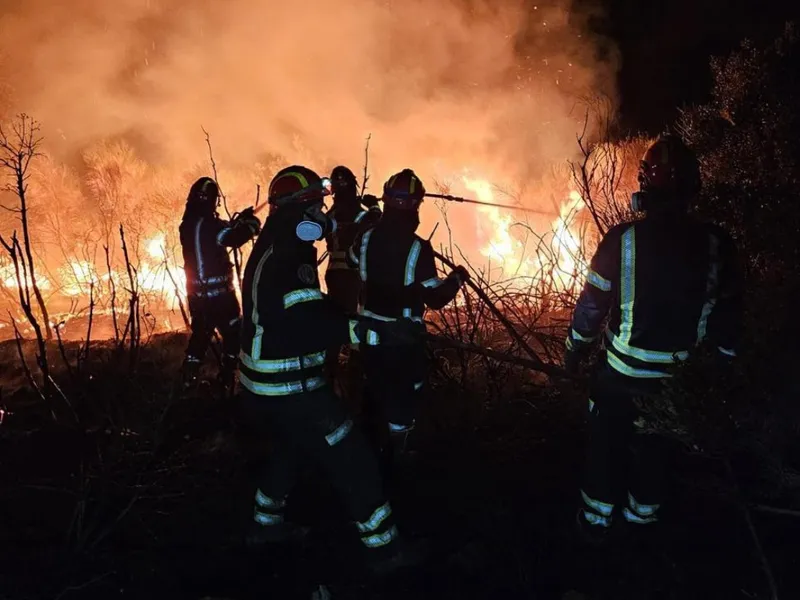 Grecia, curinsă de incendii. 40 de pompieri români luptă cu flăcările. Unul a ajuns la spital - Foto: Facebook/IGSU