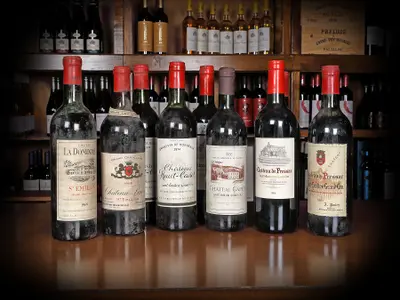 Lot cu o vechime de 40 ani, în 9 sticle de Saint-Émilion Grand Cru Classé, 1966-2006