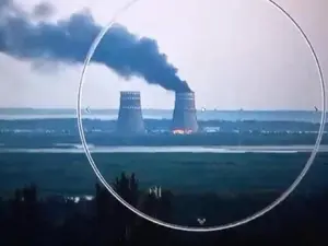 Pericol nuclear? Incendiu, la turnul de răcire al centralei atomice de la Zaporojie, ocupată de ruși - Foto: Profimedia Images - Imagine cu rol ilustrativ