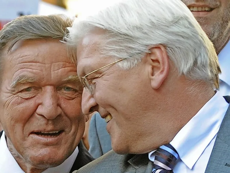 Gerhard Schröder și  Frank-Walter Steinmeier. / Foto: faz.net