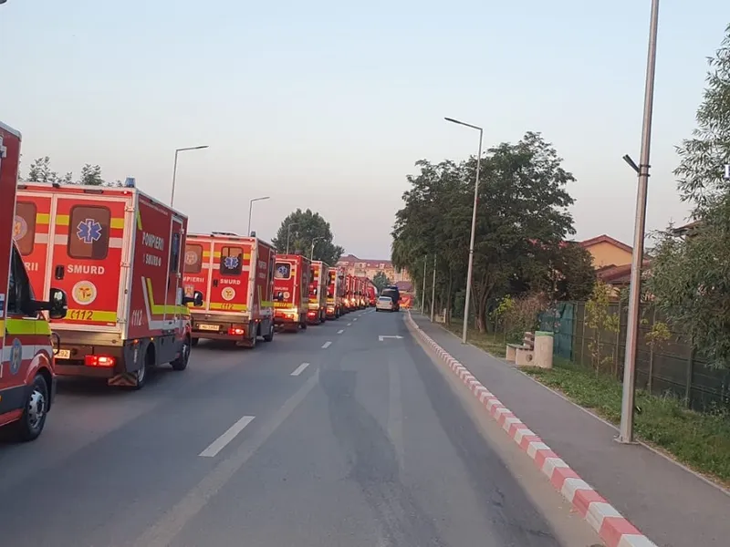 Ambulanțele i-au dus pe pacienți la spital Foto: Poliția Română-DIICOT