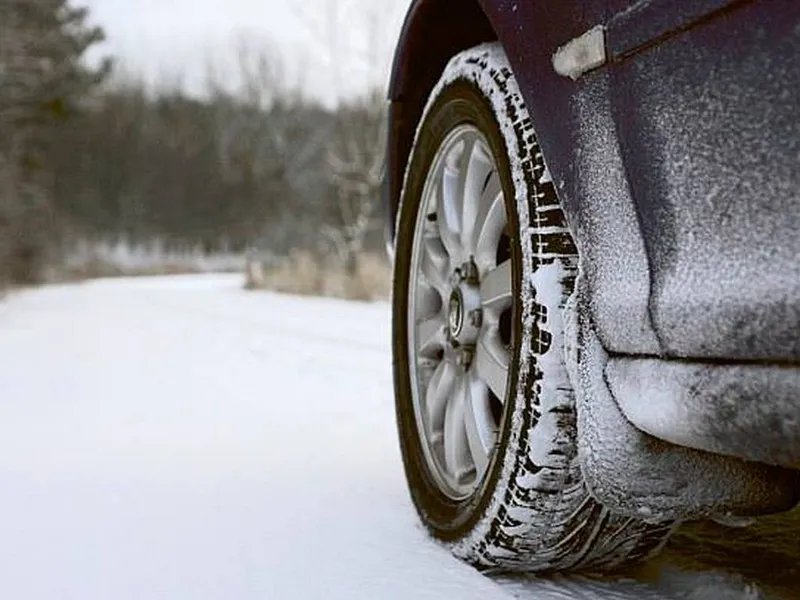 Ce spune RAR că trebuie să scrie pe cauciucurile mașinii iarna pentru a nu lua 2.900 lei amendă - Foto: Facebook/Registrul Auto Român Oficial