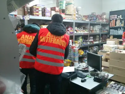 VIDEO „Dragonul Roșu”, luat cu asalt de inspectorii anti-fraudă. Casele de marcat, la control