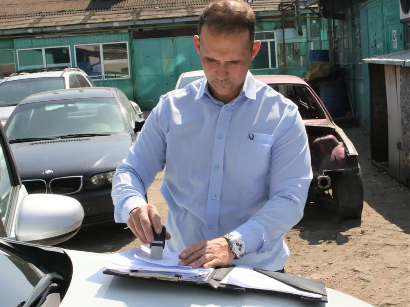 Zeci de service-uri auto, sancționate de RAR. Ce sfaturi au specialiștii pentru a nu lua țeapă. / Foto: Registrul Auto Român Oficial, Facebook