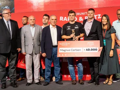 De la stânga la dreapta: Zlatko Klaric, Michael Khodarkovsky, Garry Kasparov, Magnus Carlsen, Marin Marusic și Augusta Valeria Dragic | Foto: Grand Chess Tour, Lennart Ootes