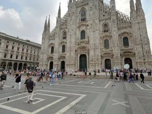 Doi tineri au urcat cu mâinile goale în vârful domului din Milano. Voiau să filmeze toată aventura - Foto: Stiri Diaspora / imagine cu caracter ilustrativ