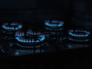 Centralele pe gaz vor fi taxate suplimentar. Foto: Pexels.com