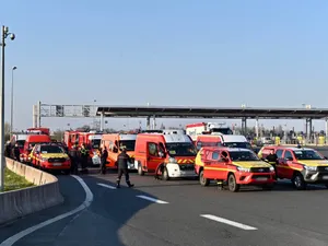 Două convoaie de vehicule cu echipament medical din Franţa, la hub-ul pentru Ucraina de la Suceava. / Foto: Ambassade de France en Roumanie, Facebook