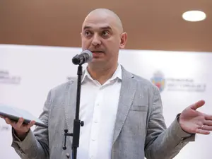 Radu Mihaiu, primarul  Sectorului 2 se chinuie de 1 an să dea un contract de 1.500.000.000 lei pentru spații verzi Foto: INQUM Photos/Sabin Cirstoveanu