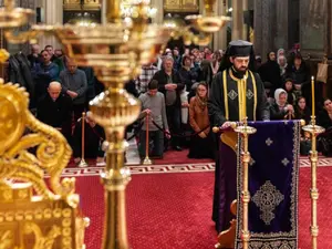 Slujbă la biserică Foto: Basilica.ro / Raluca Ene