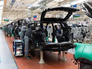 Probleme în industria auto. Un mare furnizor german intră în faliment. Angajații pleacă acasă - Foto: Freepik.com (rol ilustrativ)