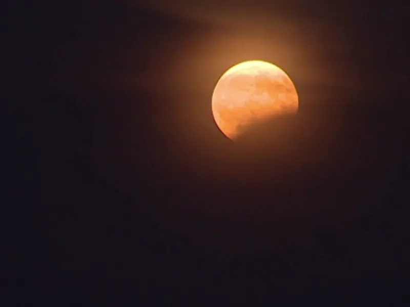 Eclipsă totală de Lună, în noaptea de duminică spre luni. / Foto: stirileprotv.ro