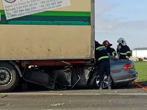 Un șofer de 36 de ani și-a „decapotat” mașina cu TIR-ul. A murit și el, și pasagera din dreapta. / Foto: Info Trafic 24, Facebook