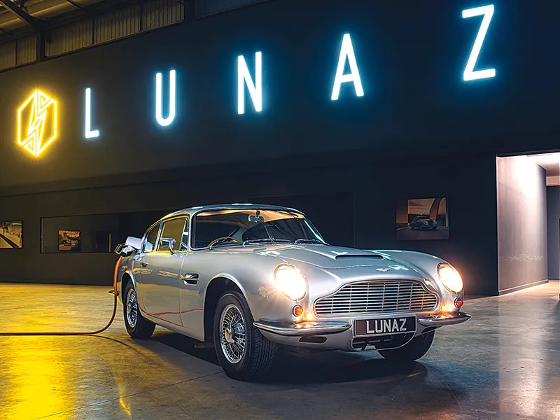 Aston Martin DB6