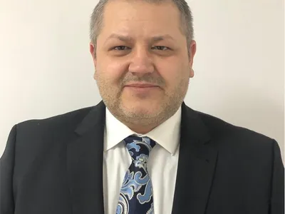 20400 lei/lună pentru Directorul Companiei de străzi, Adi Moisescu/ https://www.linkedin.com/