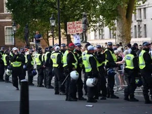 UK: Doi britanici, condamnați la pușcărie grea pentru protestele anti-imigraţie. Au atacat și români - Foto: Profimedia Images - Imagine cu rol ilustrativ