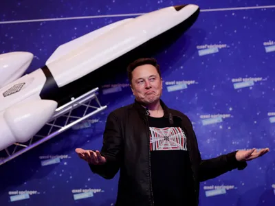 Elon Musk, „mic dictator”? Cel puțin 5 angajați SpaceX, concediați pentru că l-au criticat. / Foto: coin68.com