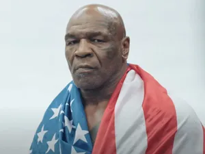 FOTO Înaintea marelui meci, Mike Tyson le-a arătat tuturor în ce formă fizică e, la 58 de ani! ”Ce-o fi fost în capul meu?”