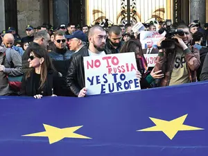 RĂZBOI HIBRID Noul front geopolitic al toamnei se deschide în Georgia și Republica Moldova - Foto: Profimedia Images