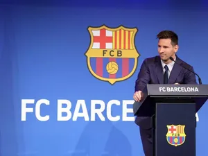 Un grup de suporteri ai echipei FC Barcelona încearcă să blocheze plecarea lui Messi/FOTO: Facebook/LeoMessi