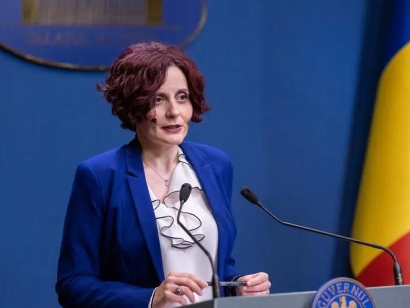 Premierul Ciolacu a dat-o afară pe consiliera Mădălina Turza. Până în 2021, a fost șefa ANDPDCA - Foto: gov.ro