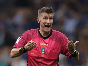 Meciul de fotbal Elveţia - România, programat luni, 19 iunie, la Lucerna, în Grupa I a preliminariilor EURO 2024, va fi arbitrat de o brigadă italiană avându-l la centru pe Daniele Orsato - Foto: Profimedia Images