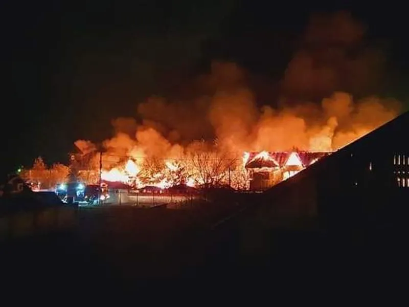 Incendiu puternic la Hanu Vânătorului, județul Galați. / Foto: Facebook