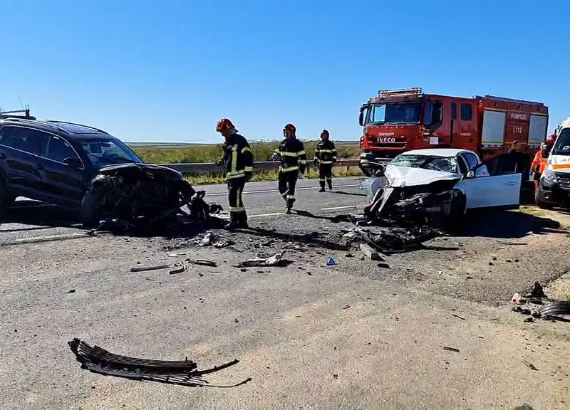 Accident frontal violent, între un VW Tiguan și un Renault Megane. / Foto: captură video