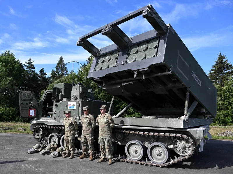 Sistem de rachete cu lansare multiplă (M270 MLRS) în timpul "Frontului dinamic 22"/foto: profimedia