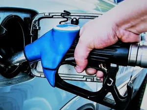 Coaliția de guvernare se joacă de-a acciza la carburanți. Hunor: A existat o discuție. / Foto: playtech.ro