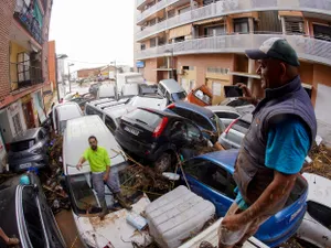 Bilanțul de ultimă oră al infernului din Spania. Aproape 100 de victime.  22 de români, dispăruți - Foto: Profimedia Images