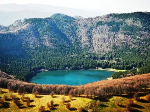 Lacul Sfânta Ana - Foto: Destinații de vacanță