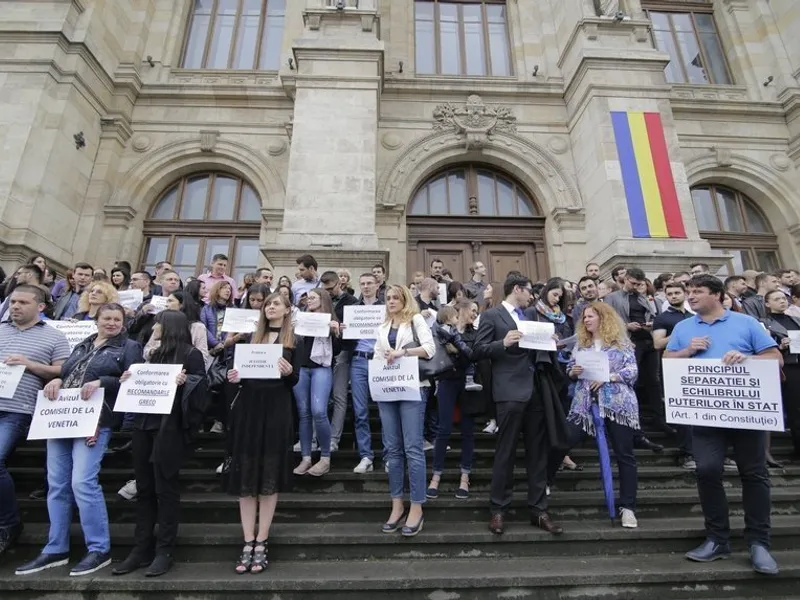 Magistrații au protestat în repetate rânduri pentru a bloca atacurile politicienilor asupra justiției