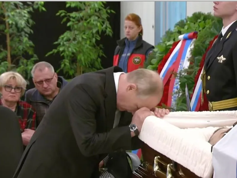 Putin a fost vizibil tulburat la înmormântarea lui Zinicev/foto: tv zvezda