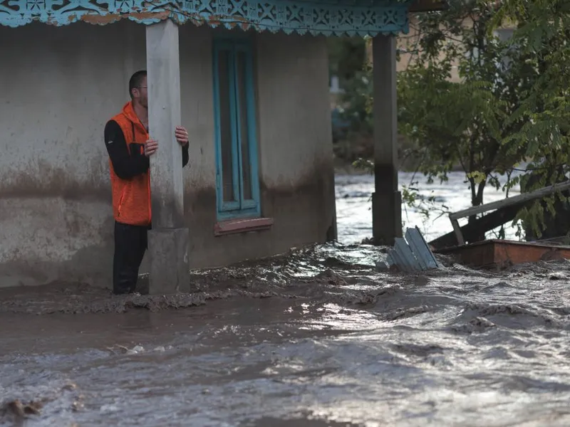 Urmări ale inundaţiilor apărute în Slobozia Conachi (judeţul Galaţi) - Foto: INQUAM PHOTOS/George Călin