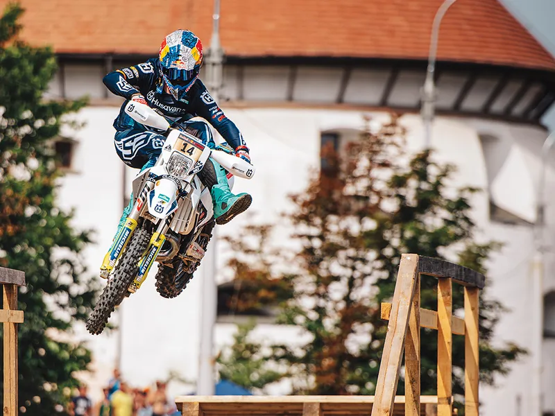 Pentru a-i delecta pe fanii veniți să asiste la Prolog, o parte dintre riderii clasei Gold, au făcut și câteva trickuri din freestyle motocros – Billy Bolt, (Marea Britanie)