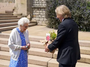 Trandafirul ”Ducele de Edinburgh” i-a fost dăruit reginei. Foto:royalfamilyuk/Facebook