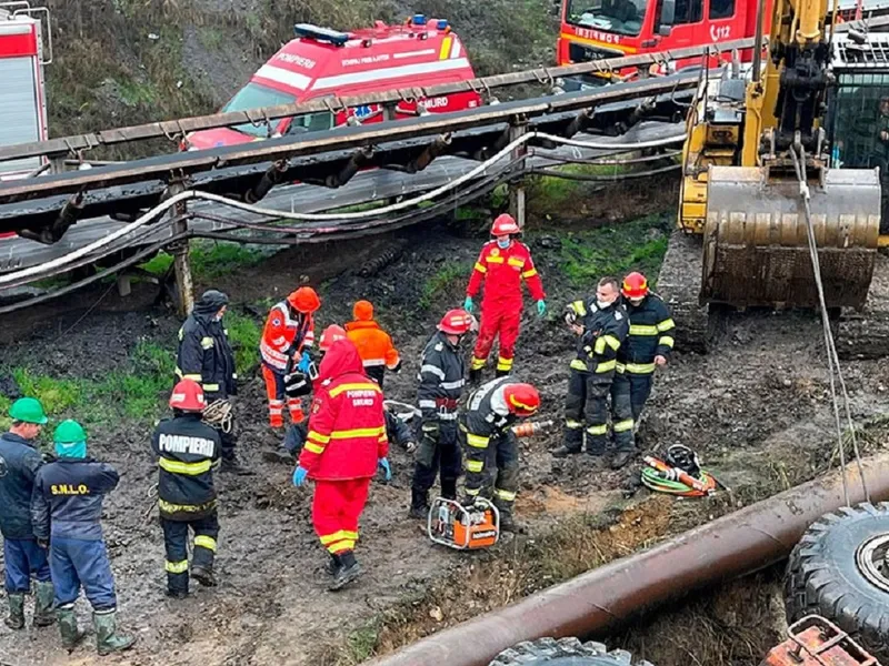 Accident de muncă la o mină din Gorj. Un bărbat a ajuns la spital. Ce s-a întâmplat? - Foto: ISU