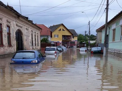 România, luată de ape: 49 de localităţi din 18 judeţe, afectate în urma ploilor abundente. / Foto: hotnews.ro