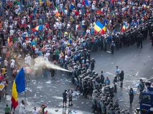 Lupta protestatarilor cu jandarmii din 10 august/Foto: Inquam Photos - Octav Ganea