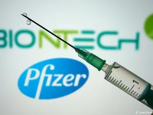 Pfizer și Biotech sunt primii care au primit autorizare pentru un vaccin anti COVID-19