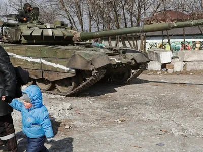 Scrisoare din Mariupol: „Mama a fost ucisă. Am îngropat-o lângă grădiniță. Apoi, a ars casa”.  / BBC