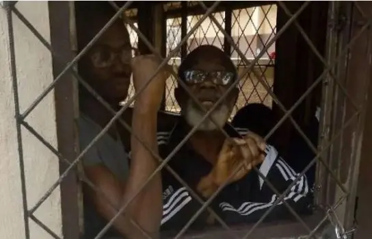 Alexandre Ibacka Dzabana, tatăl lui Cabral, se află în stare gravă, după eliberarea din penitenciarul din Brazzaville. / Foto: wowbiz.ro