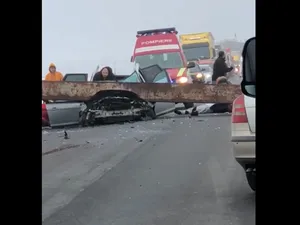 Tragedie cu 3 victime în Olt după ce un buldoexcavator a dărâmat un limitator de peste o mașină - Foto: Facebook/Fili Gubendreanu